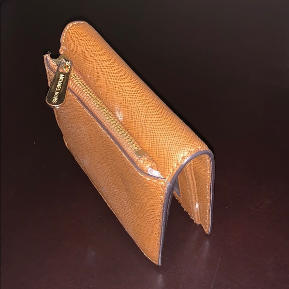 Michael Kors - Picture 2 of 3